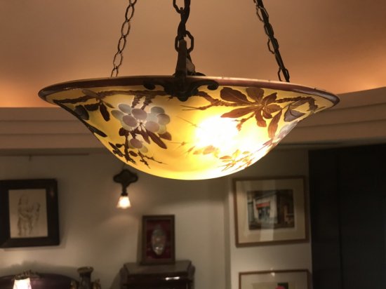 エミールガレ （emile galle）木の実文様の天吊アンティークランプ