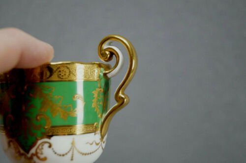 コウルドン　グリーン＆レイズドゴールド　金彩装飾　デミタスカップ＆ソーサーセット　1905～1920年頃