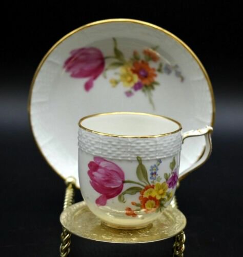 KPM　ノイオジエール　デミタスカップ＆ソーサーセット　ドレスデン　花柄　蝶　バスケット織り　金彩