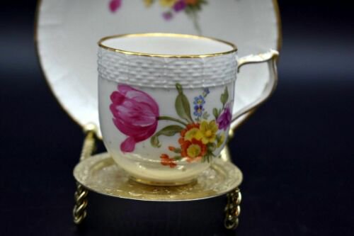KPM　ノイオジエール　デミタスカップ＆ソーサーセット　ドレスデン　花柄　蝶　バスケット織り　金彩