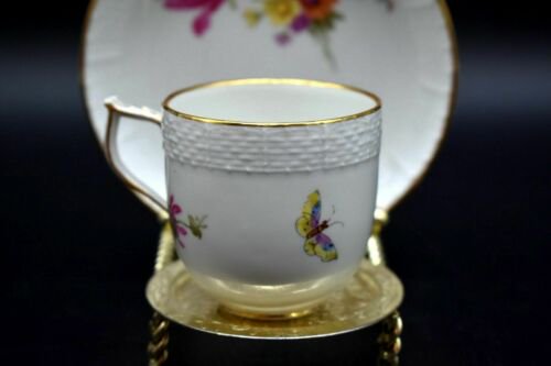 KPM　ノイオジエール　デミタスカップ＆ソーサーセット　ドレスデン　花柄　蝶　バスケット織り　金彩