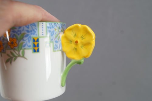 エインズレイ　B3470　アールデコ　フラワーハンドル　ボーンチャイナ　デミタスカップ＆ソーサーセット