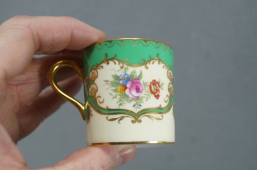 エインズレイ　ボーンチャイナ　花柄　グリーン＆ゴールド　デミタスカップ＆ソーサーセット