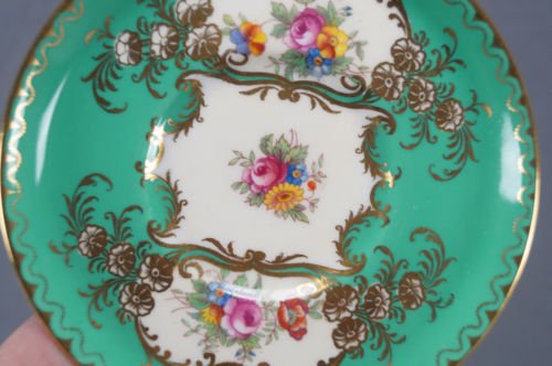 エインズレイ　ボーンチャイナ　花柄　グリーン＆ゴールド　デミタスカップ＆ソーサーセット