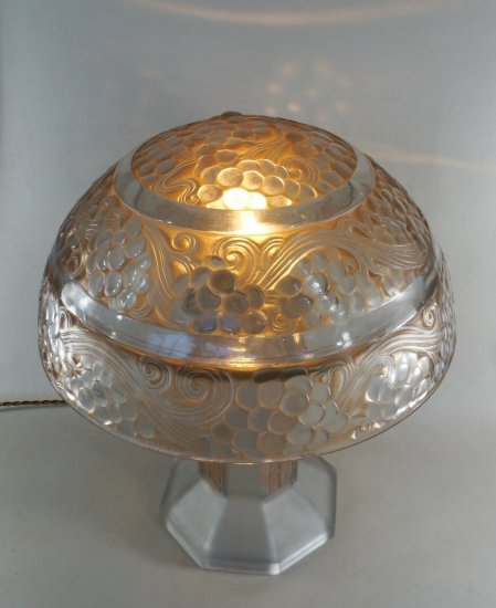 ルネ・ラリック　ランプ　聖ヴァンソン　1926年　フランス製　アールデコ