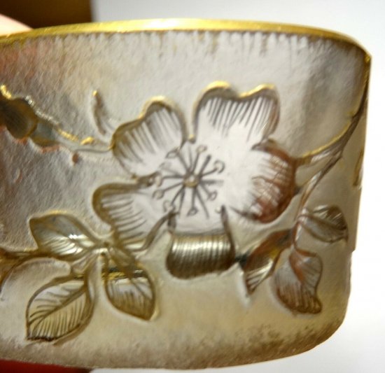 ドームナンシー　花のデザインの花瓶　希少品　1900 年製　アールヌーボー　サイン入り