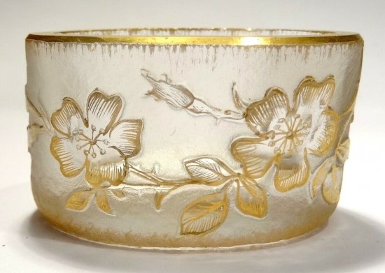 ドームナンシー　花のデザインの花瓶　希少品　1900 年製　アールヌーボー　サイン入り