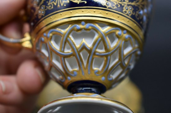 ピルケンハンマー　カップ＆ソーサー　コバルトブルー・金メッキ　網目模様