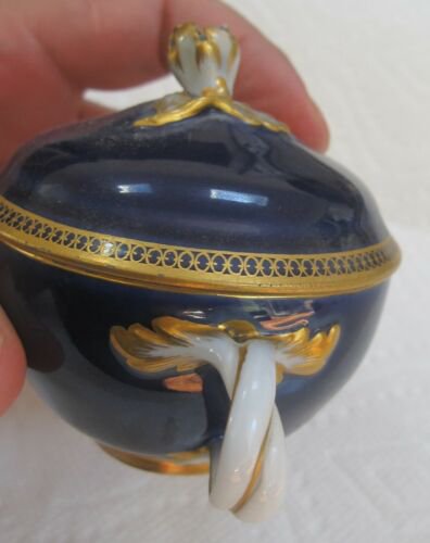 希少品　マイセン　マルコリーニ期　蓋つきカップ＆ソーサーセット　1810年頃　キューピッド