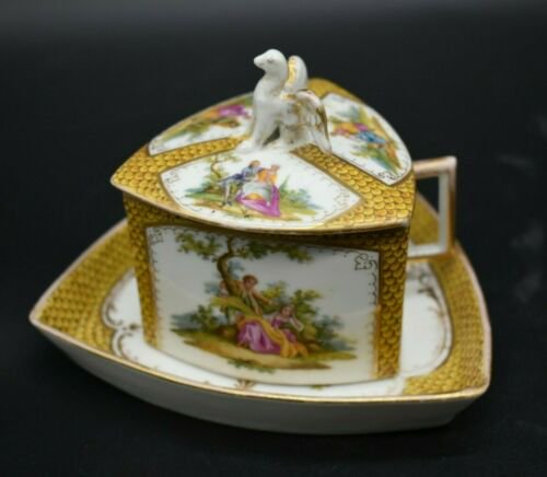 ドレスデン　Donath & Co.　トライアングル　ヴァトー作　愛し合うカップル　カップ＆ソーサーセット