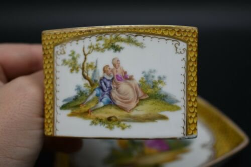 ドレスデン　Donath & Co.　トライアングル　ヴァトー作　愛し合うカップル　カップ＆ソーサーセット