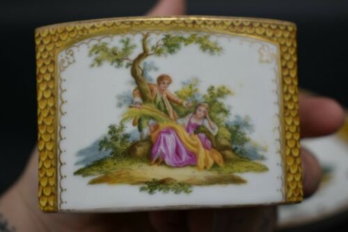 ドレスデン　Donath & Co.　トライアングル　ヴァトー作　愛し合うカップル　カップ＆ソーサーセット