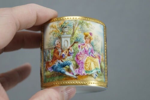 ドレスデン　ロイヤルヴィエナ スタイル　愛し合うカップル　コバルトブルー　カップ＆ソーサーセット