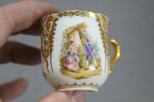 ドレスデン　愛し合うカップル　レイズドゴールド　デミタスカップ＆ソーサーセット