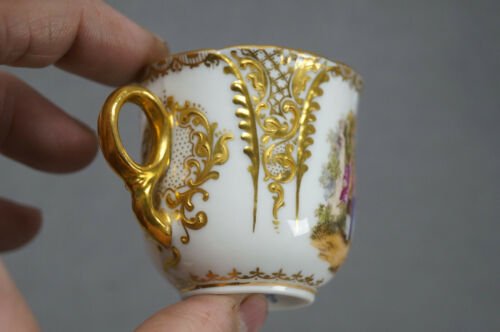 ドレスデン　愛し合うカップル　レイズドゴールド　デミタスカップ＆ソーサーセット