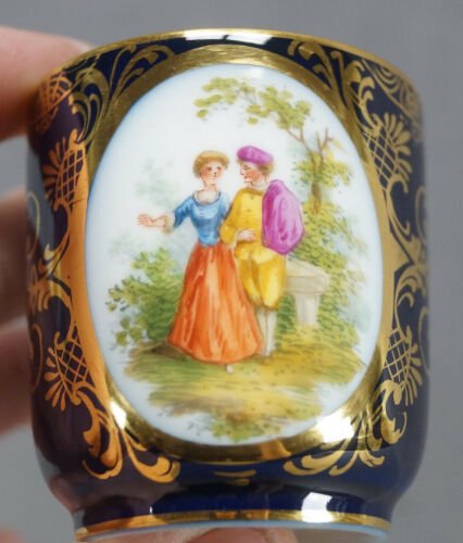 ドレスデン　Richard Klemm　愛し合うカップル　コバルトブルー＆ゴールド　デミタスカップ＆ソーサーセット