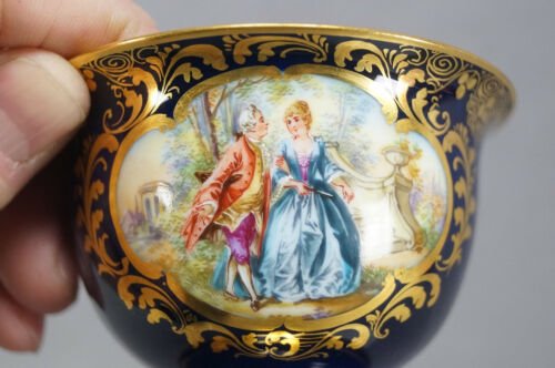 ドレスデン　愛し合うカップル　コバルトブルー＆ゴールド　バードハンドル　カップ＆ソーサーセット