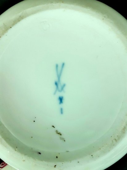 マイセン　シュガーボックス　紫色の花　1774年～1814年　マルコリーニ