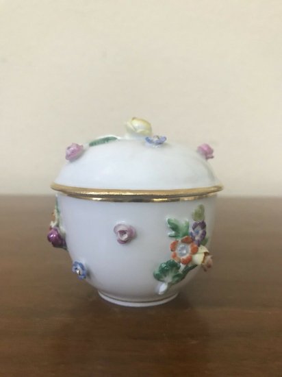マイセン　アクセサリーボックス　花の飾り付き