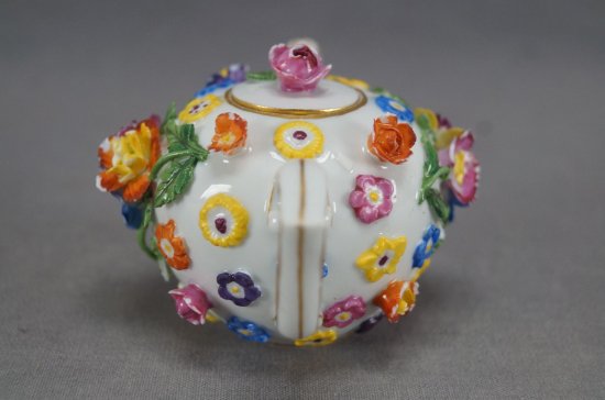 マイセン　ティーポット(小)　花の飾り付き　1814～60年製