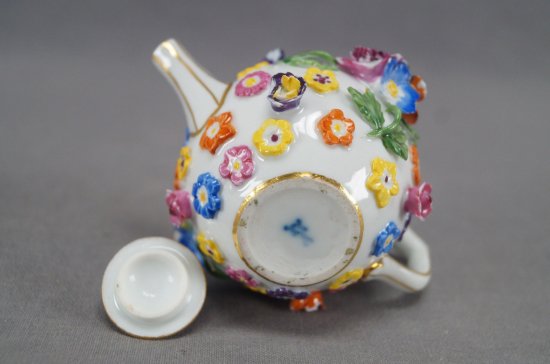 マイセン　ティーポット(小)　花の飾り付き　1814～60年製