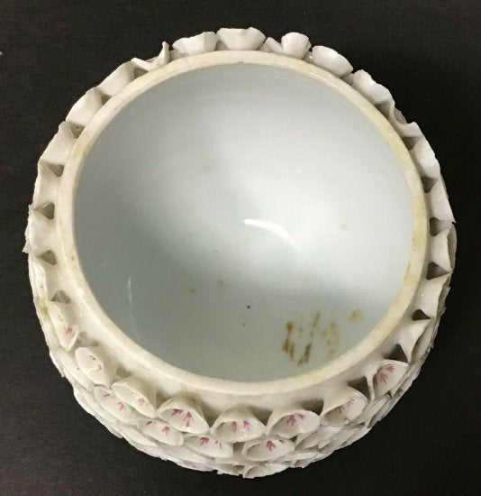 マイセン　花瓶　丸い花の飾り付き