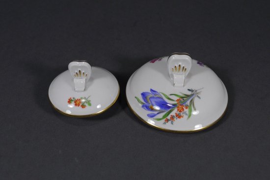 MEISSEN - マイセン 金彩 ピンクの小花の散らし文 ビーダー