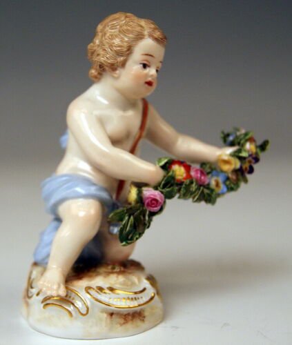 マイセン人形　キューピット　花飾りを持つ天使　モデルナンバーB49　1860年