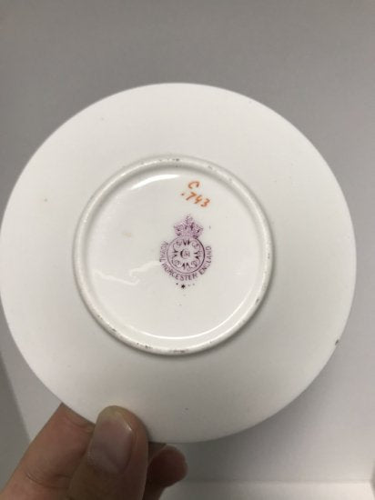 アンティーク　ロイヤルウースター　黒と金　コーヒーカップ　ソーサー　1919年