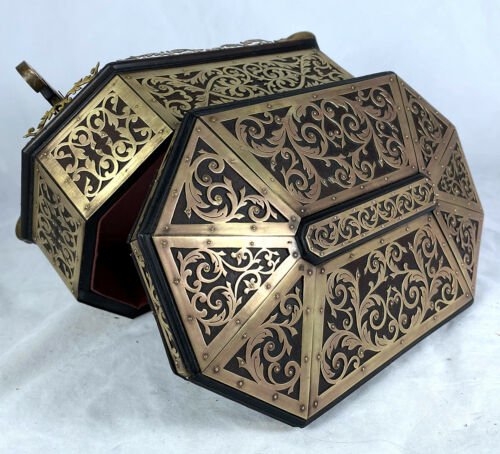 アンティーク　フランス製　ブール装飾　ジュエリーボックス　26ｃｍ　八角形　真鍮　クルミの木の台