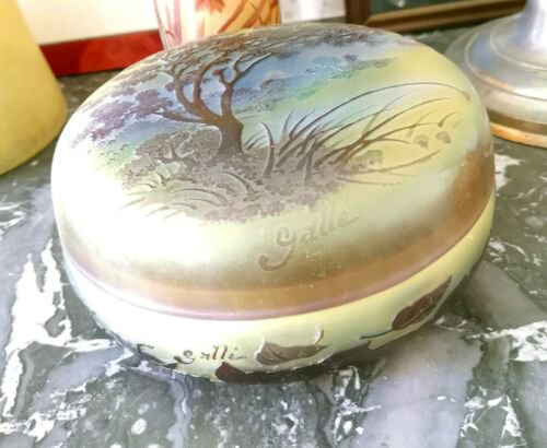 エミールガレ 　ボンボニエール（小物入れ）　作品名　『木の下で 』