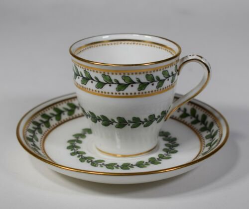 ミントン　デミタスカップとソーサー　葉とベリーの実　立体的　金のドット