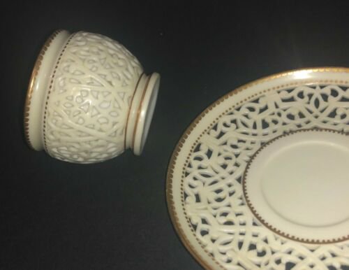 美品　ロイヤルウースター　金メッキ　網目模様　白　磁器　カップとソーサーのセット