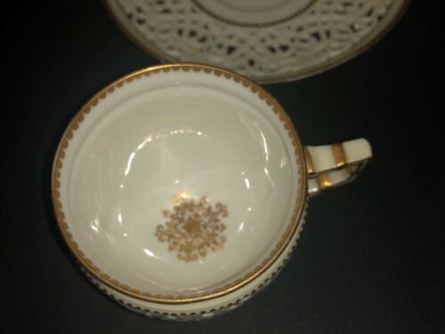 美品　ロイヤルウースター　金メッキ　網目模様　白　磁器　カップとソーサーのセット