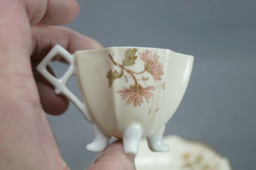 ビクトリア・カールスバッド 菊　青　ピンク　ゴールド　デミタスカップとソーサー　1891から1918年頃