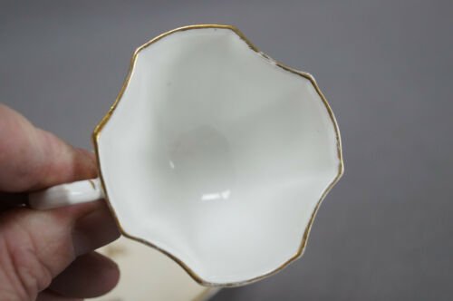 ビクトリア・カールスバッド 菊　青　ピンク　ゴールド　デミタスカップとソーサー　1891から1918年頃