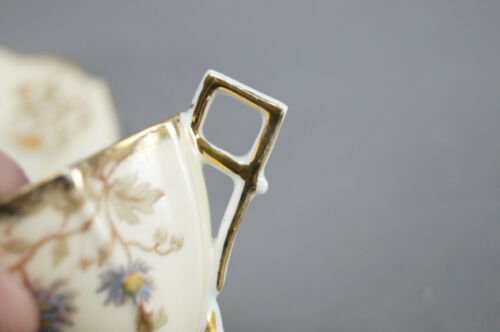 ビクトリア・カールスバッド 菊　青　ピンク　ゴールド　デミタスカップとソーサー　1891から1918年頃