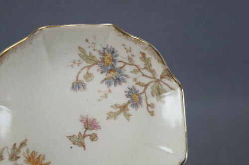 ビクトリア・カールスバッド 菊　青　ピンク　ゴールド　デミタスカップとソーサー　1891から1918年頃