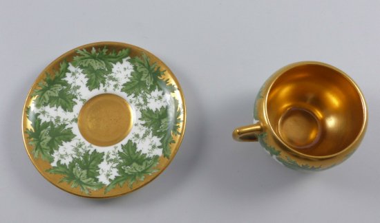 【イギリス製コールポートのカップコレクション】葡萄の葉が描かれた金のカップ＆ソーサー・1900年初期