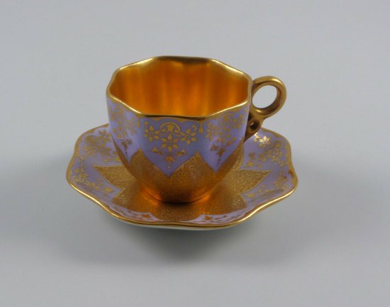 【イギリス製コールポートのカップコレクション】薔薇が八角形にデザインされた金のカップ＆ソーサー・1900年初期