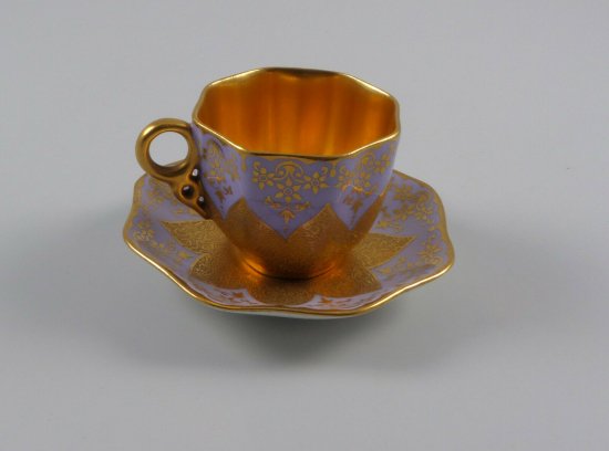 【イギリス製コールポートのカップコレクション】薔薇が八角形にデザインされた金のカップ＆ソーサー・1900年初期