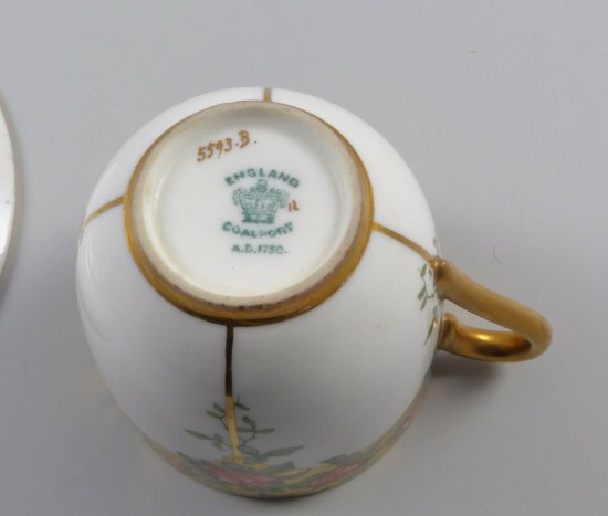 【イギリス製コールポートのカップコレクション】ピンクの薔薇が描かれた金のカップ＆ソーサー・1900年初期