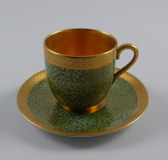 【イギリス製コールポートのカップコレクション】様々なサイズの大理石が描かれた、スケール模様入り金のカップ＆ソーサー・1900年初期
