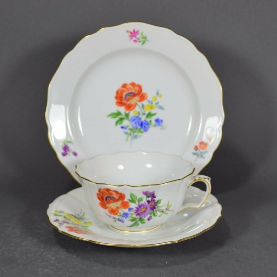 【マイセン陶磁器のティー・食器セット】花が描かれたティーカップ、ソーサー、プレートセット 2級品