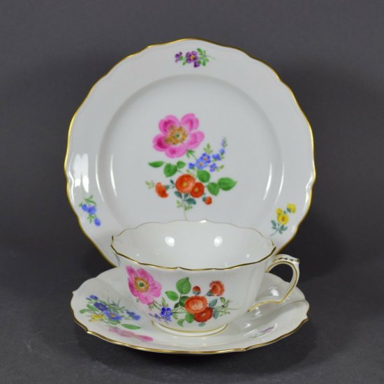 【マイセン陶磁器のティー・食器セット】花が描かれたティーカップ、ソーサー、プレートセット