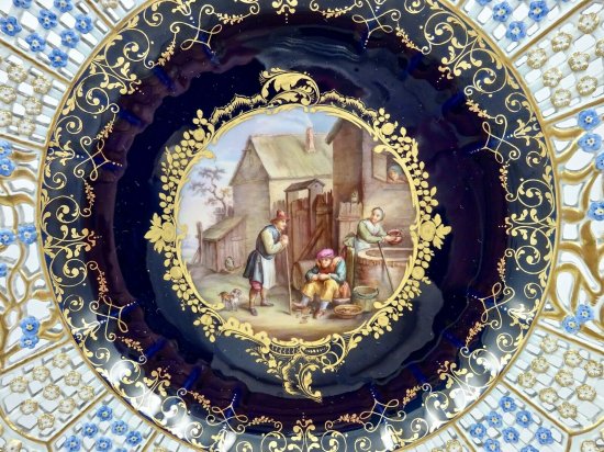 【マイセン・アンティーク】農家が描かれた、縁が網目状の飾り皿