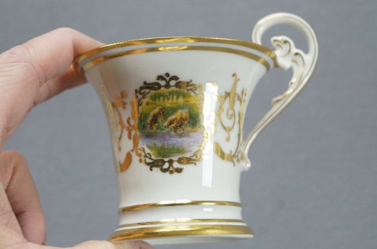 【フランス製リモージュ】風景が描かれた金色のチョコレートカップ＆ソーサー、1919〜1934年頃