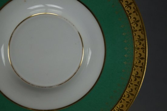 【リモージュ・ゲラン】百合の花がちりばめられた、緑のペデスタルブイヨンカップ