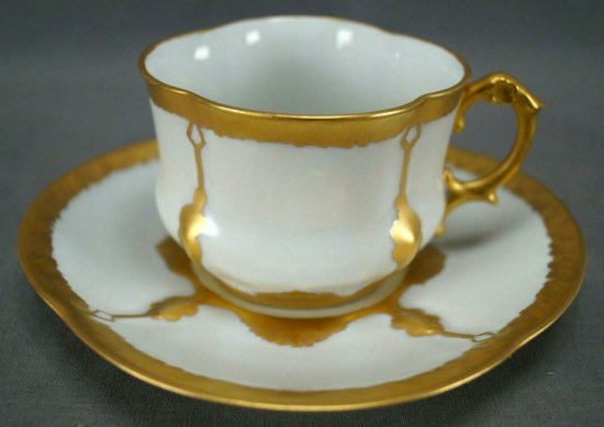 【リモージュ】金と白のカップ＆ソーサー、ジョー・ウィルソンの刻銘入り、1920年頃