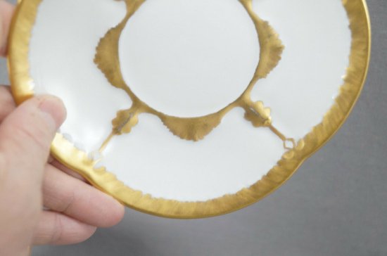 【リモージュ】金と白のカップ＆ソーサー、ジョー・ウィルソンの刻銘入り、1920年頃